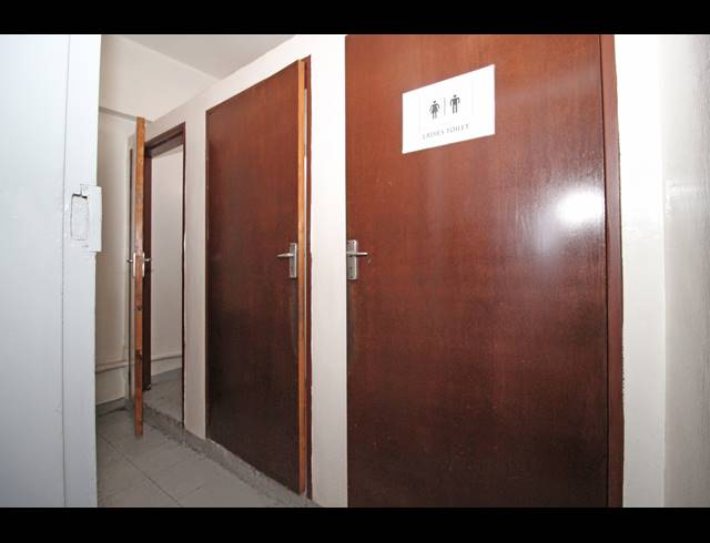 1,842M² BUSINESS FOR SALE IN BRIXTON